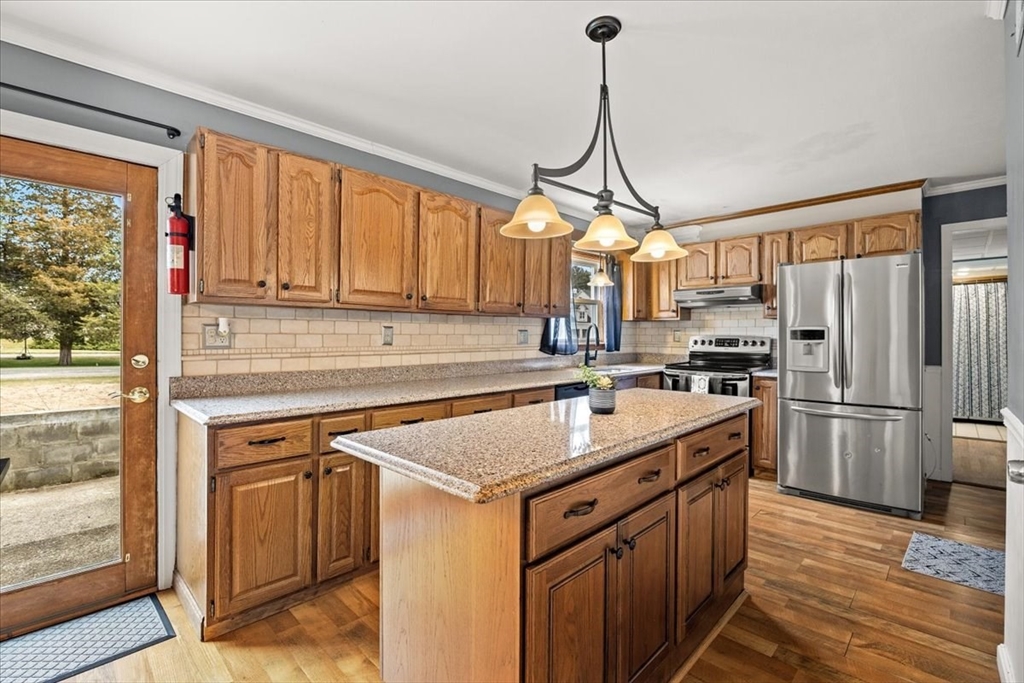 11 Margaret Road Taunton, MA 02718 - Photo 8 of 20