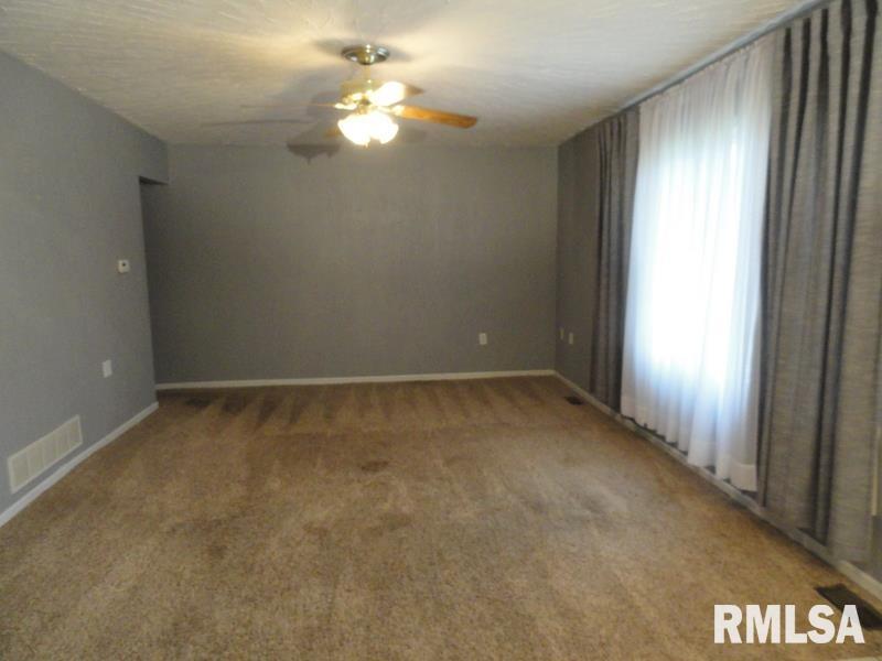 749 Hillcrest Road Milan, IL 61264 - Photo 5 of 13 Gallery Image 5