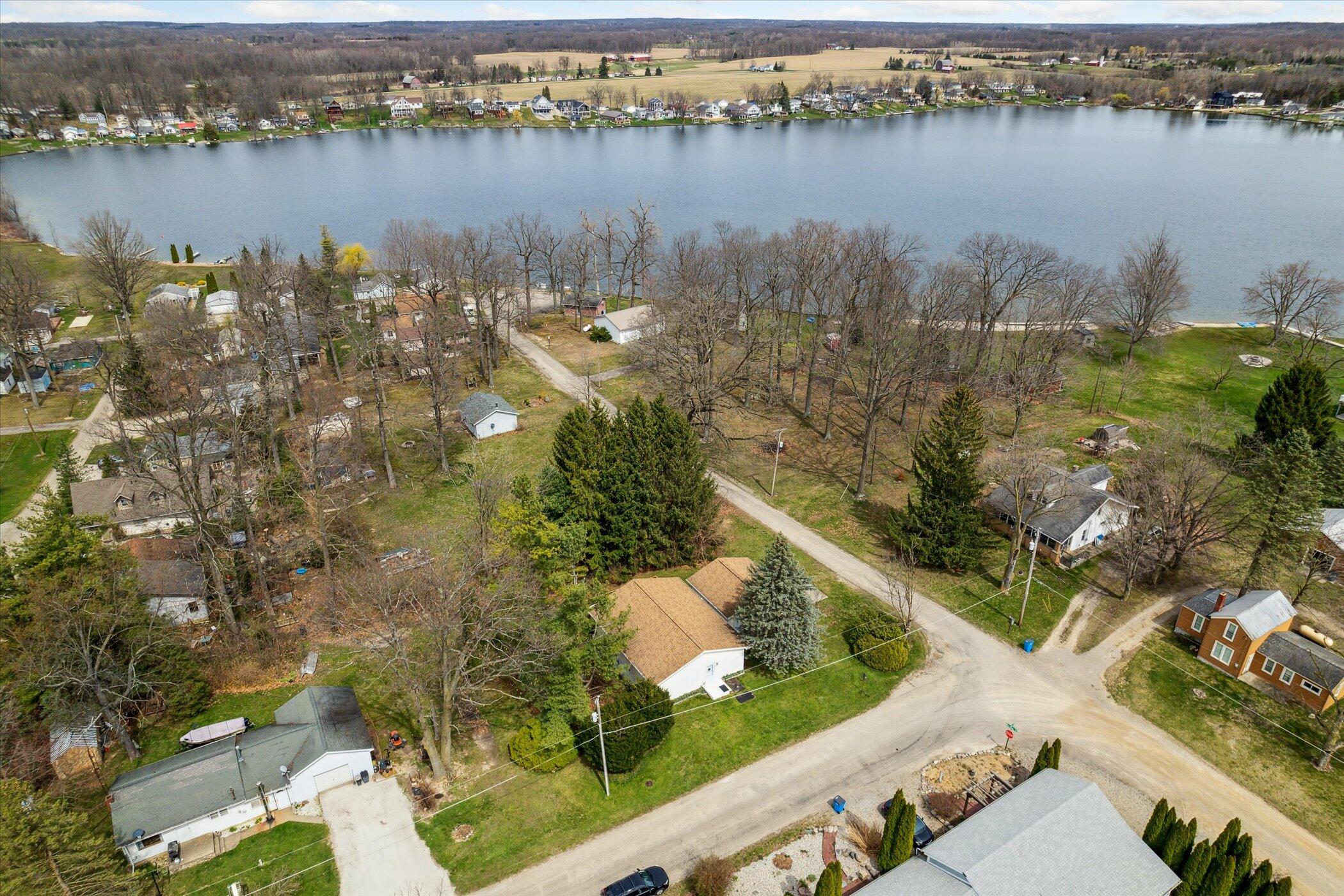 6240 Lake Road Osseo, MI 49266 - Photo 25 of 30 44-6240-Lake-Rd-WindowStill-43