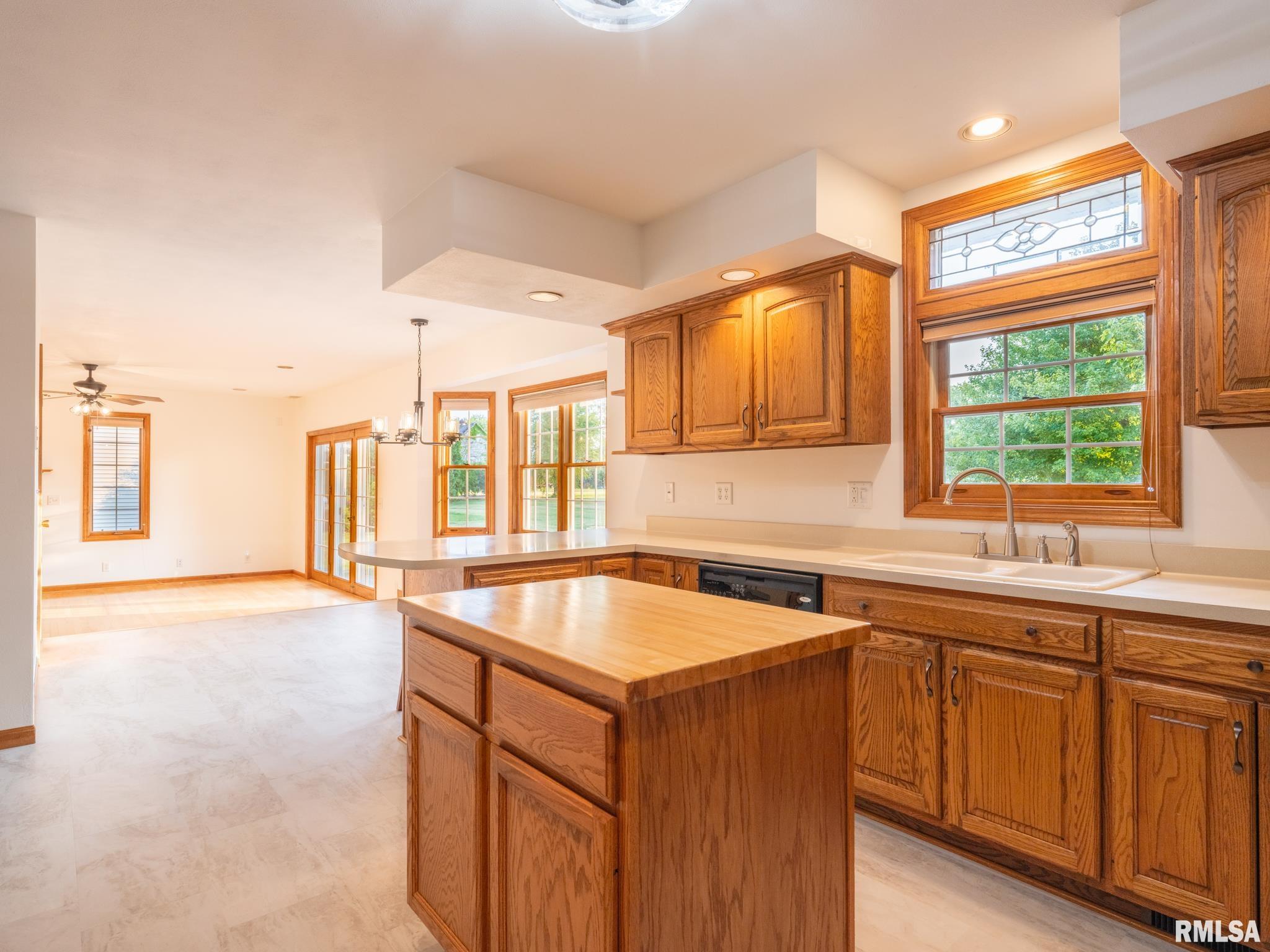 1425 California Road Pekin, IL 61554 - Photo 19 of 60 Gallery Image 19