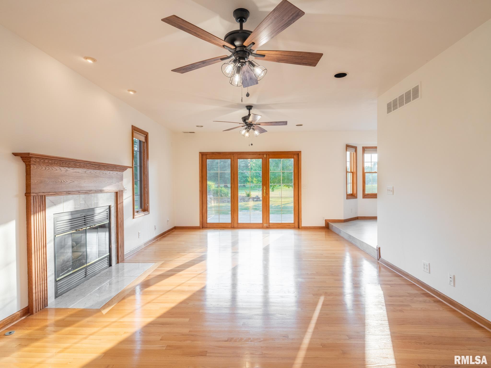 1425 California Road Pekin, IL 61554 - Photo 8 of 60 Gallery Image 8