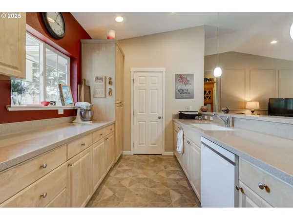 $975,000 | 19691 Southeast Semple Road, Damascus, OR 97089