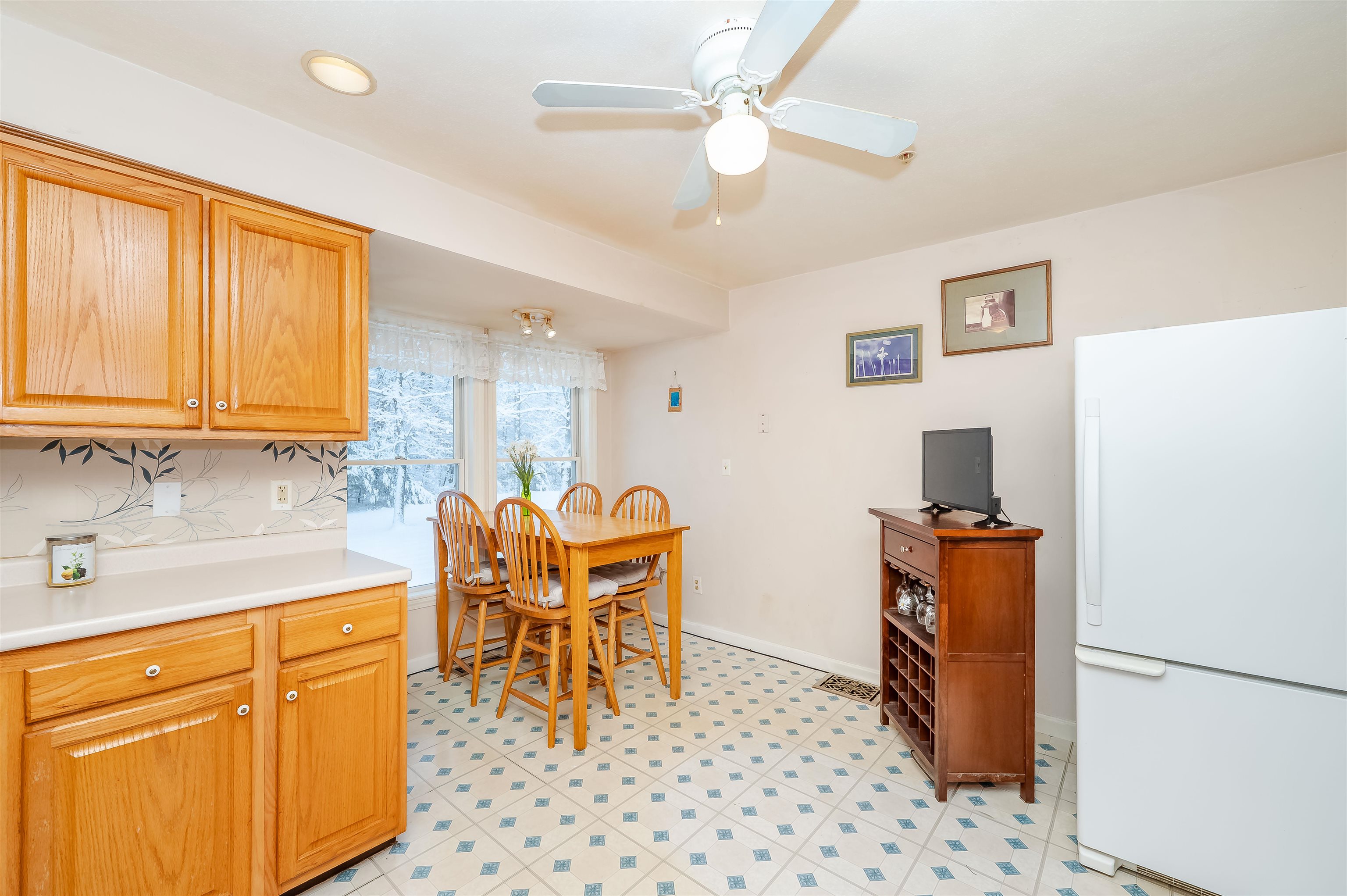 8 Coles Way Atkinson, NH 03811 - Photo 3 of 45