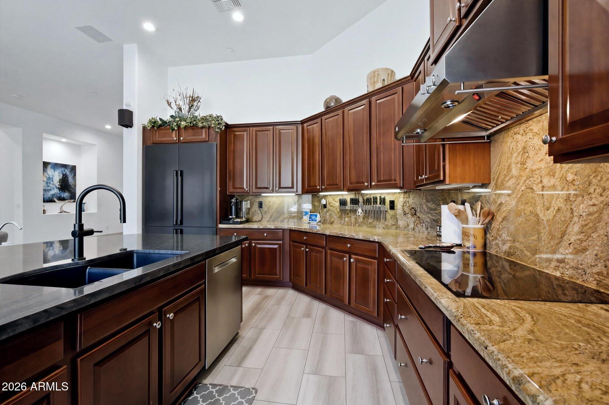 41606 North Anthem Ridge Drive Phoenix, AZ 85086 - Photo 10 of 52 09-kitchen