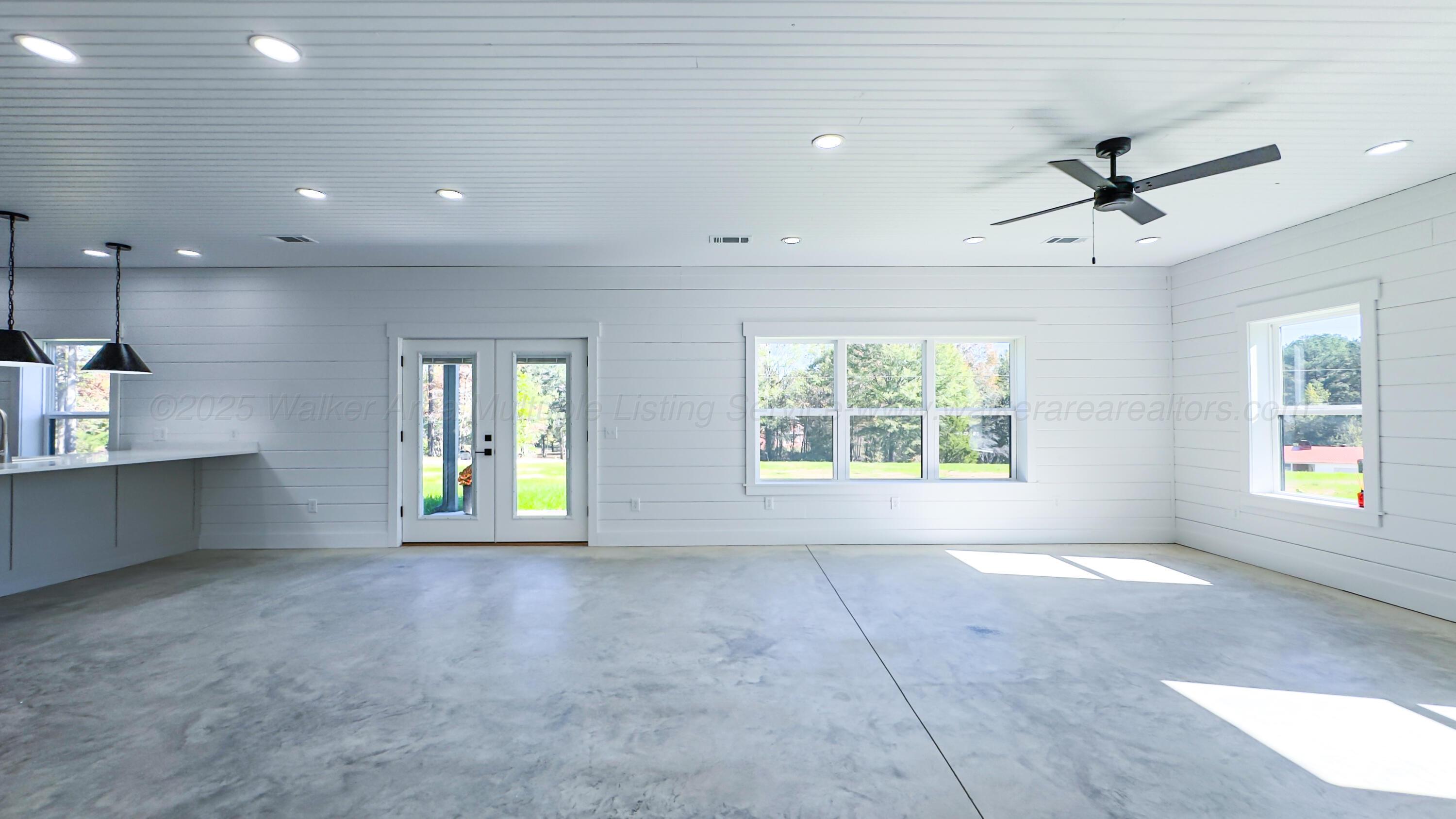 1063 Harbor Road Winfield, AL 35594 - Photo 3 of 46 IMG_7946