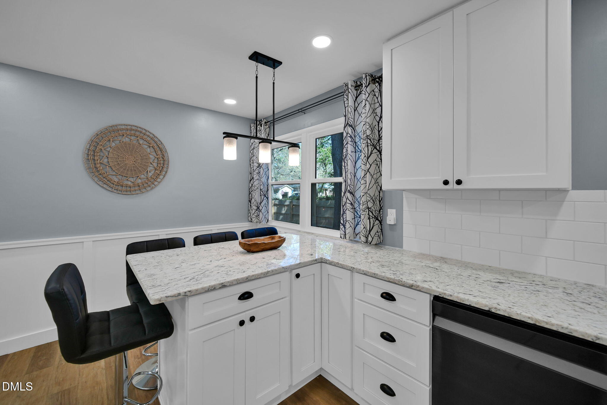 5920 Whittier Drive Raleigh, NC 27609 - Photo 8 of 51 18-web-or-mls-DSC06519