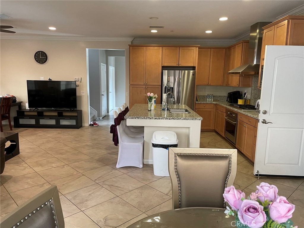 201 Firefly Irvine, CA 92618 - Photo 4 of 19