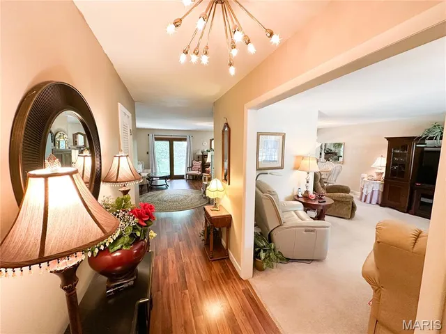 $249,900 | 1403 South Henderson Street, Salem, MO 65560