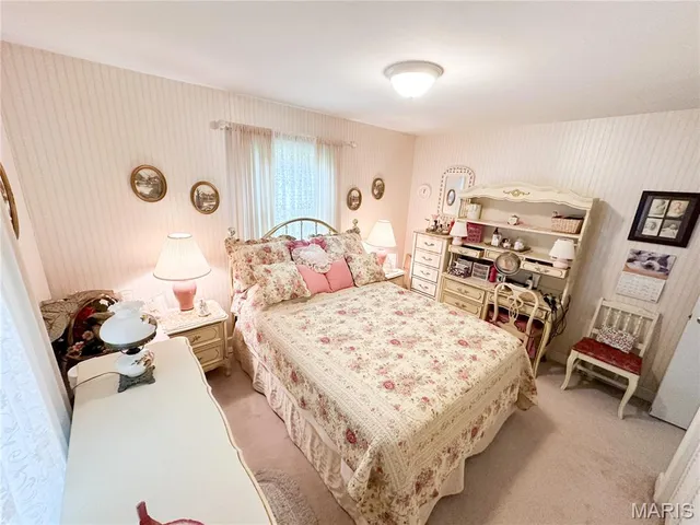 $249,900 | 1403 South Henderson Street, Salem, MO 65560