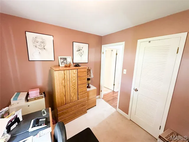 $249,900 | 1403 South Henderson Street, Salem, MO 65560