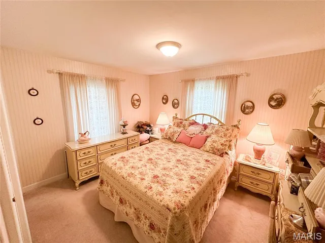 $249,900 | 1403 South Henderson Street, Salem, MO 65560