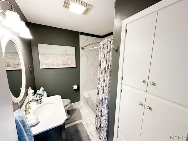 $249,900 | 1403 South Henderson Street, Salem, MO 65560