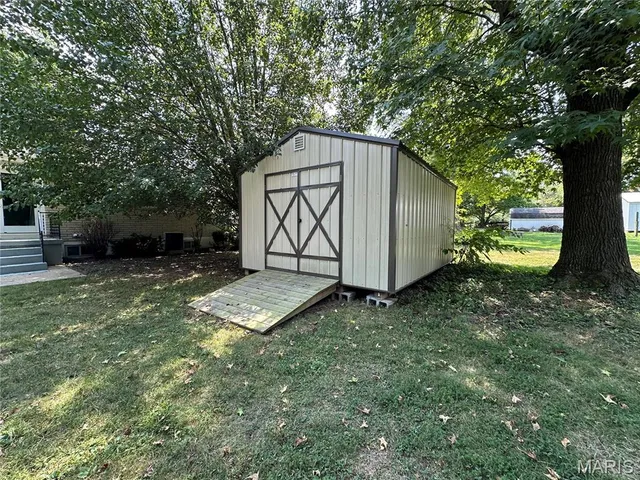 $249,900 | 1403 South Henderson Street, Salem, MO 65560