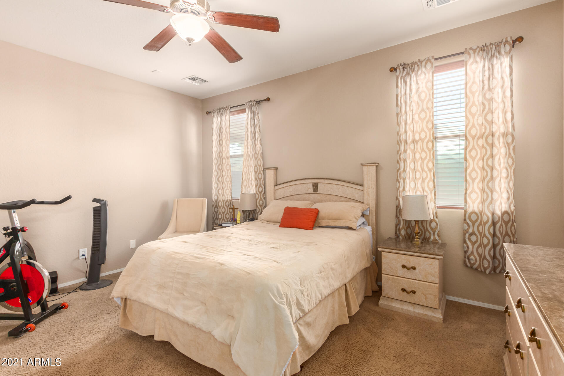 2562 West Gaby Road Phoenix, AZ 85041 - Photo 12 of 24 12-Gaby