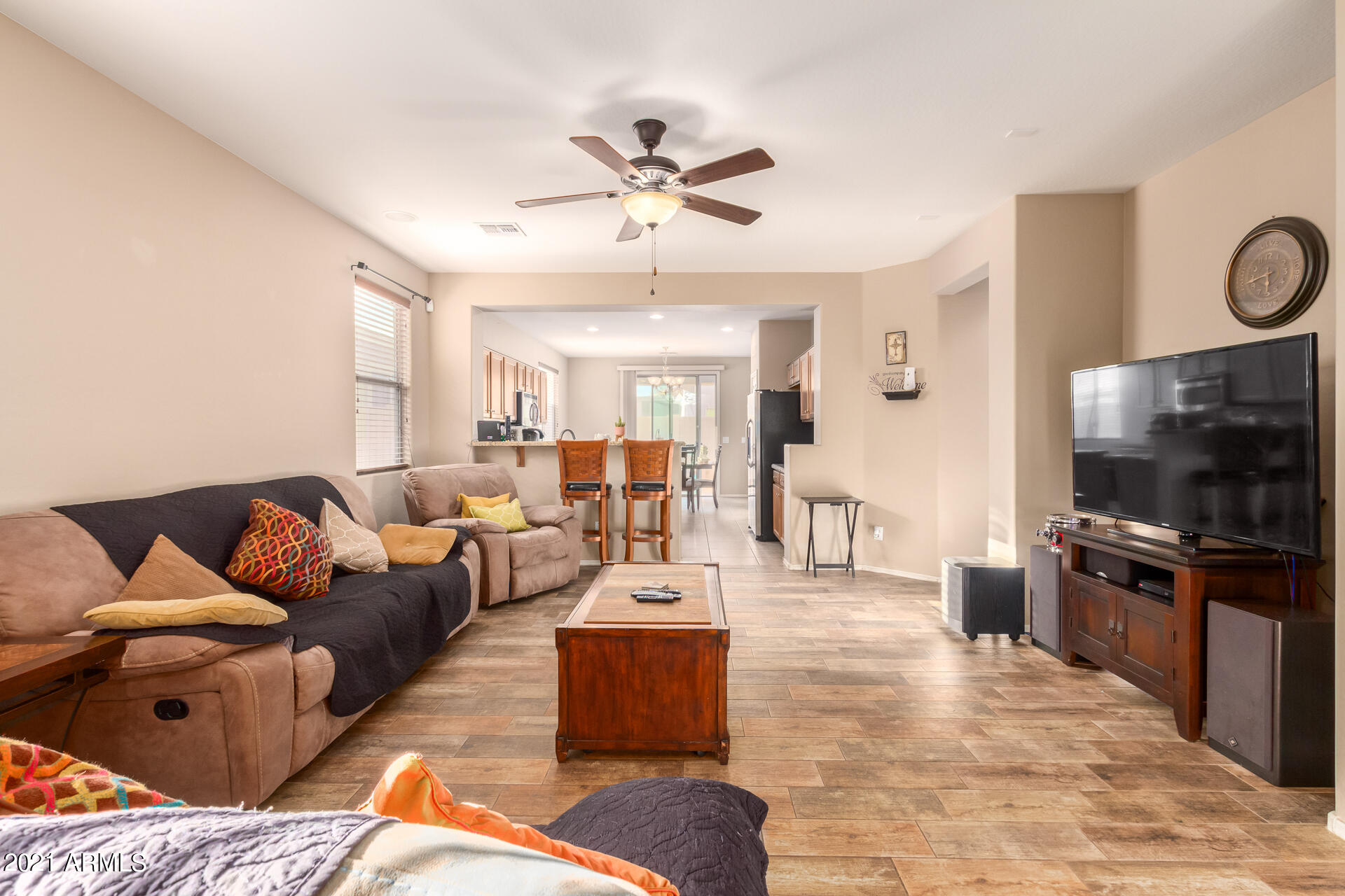2562 West Gaby Road Phoenix, AZ 85041 - Photo 4 of 24 04-Gaby