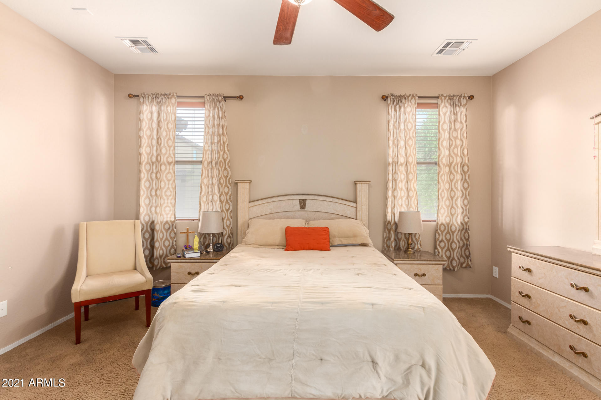 2562 West Gaby Road Phoenix, AZ 85041 - Photo 10 of 24 10-Gaby