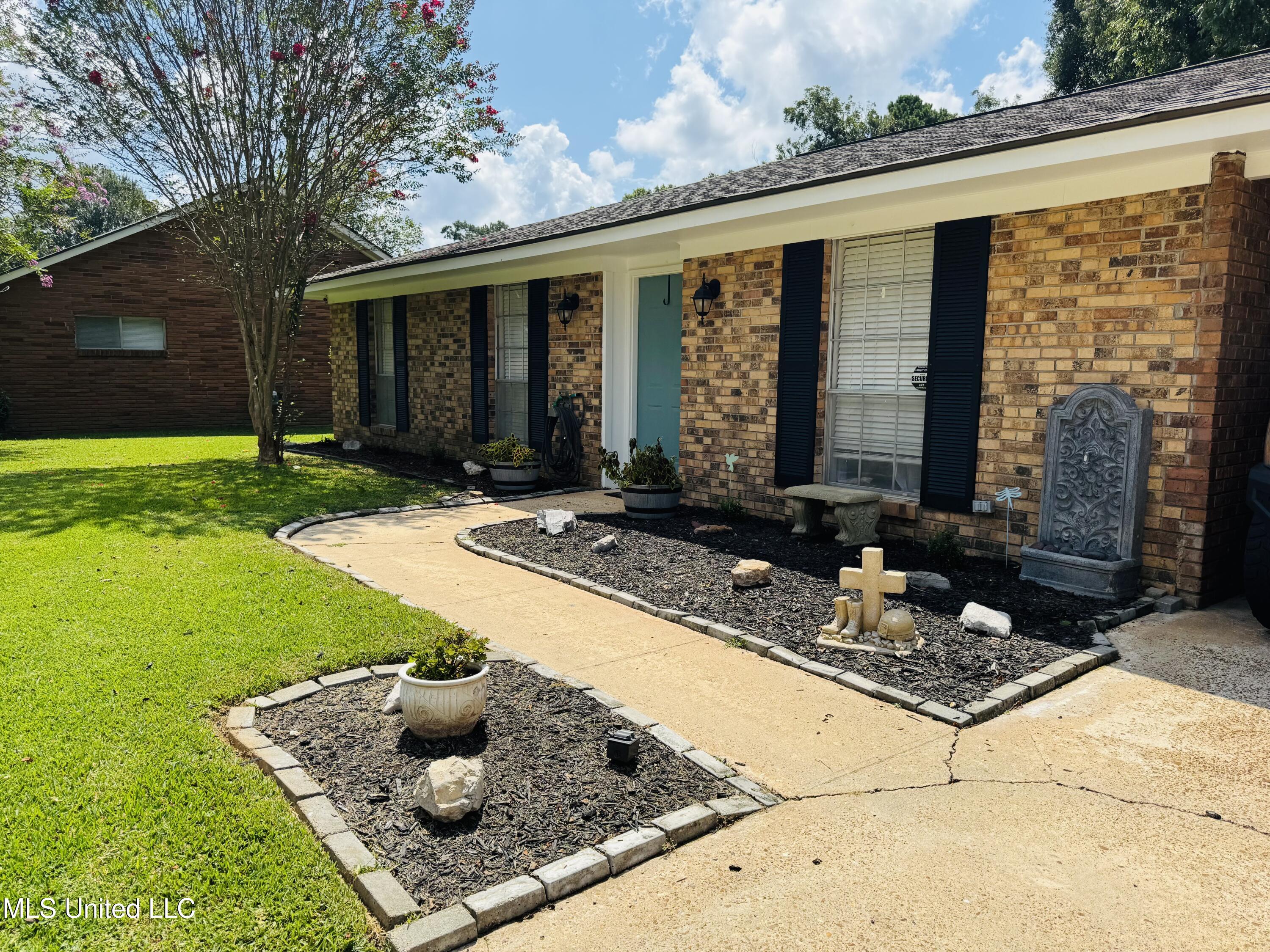 32 Pecan Way Natchez, MS 39120 - Photo 2 of 61 IMG_6731