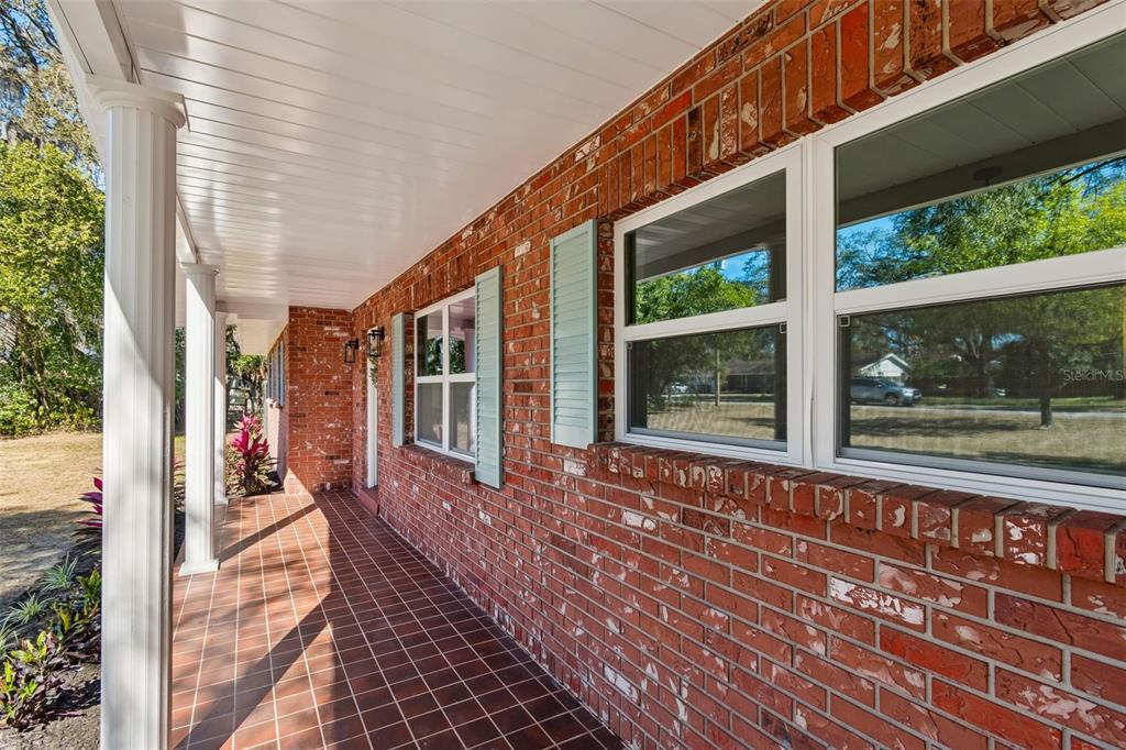 12105 North 53rd Street Temple Terrace, FL 33617 - Photo 2 of 32