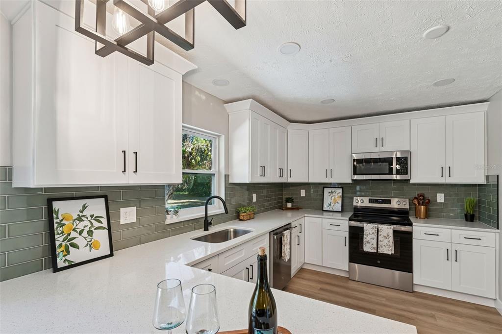 12105 North 53rd Street Temple Terrace, FL 33617 - Photo 9 of 32