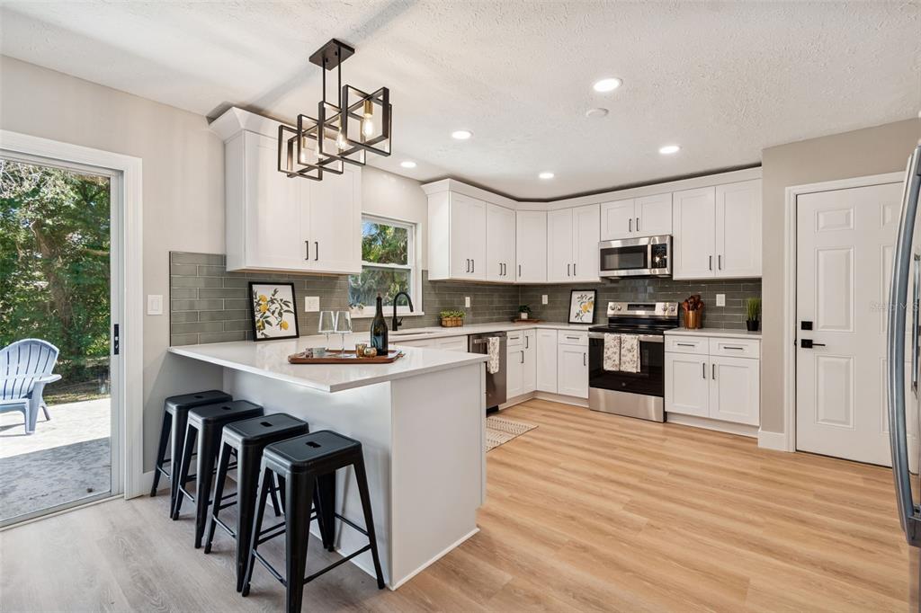 12105 North 53rd Street Temple Terrace, FL 33617 - Photo 10 of 32