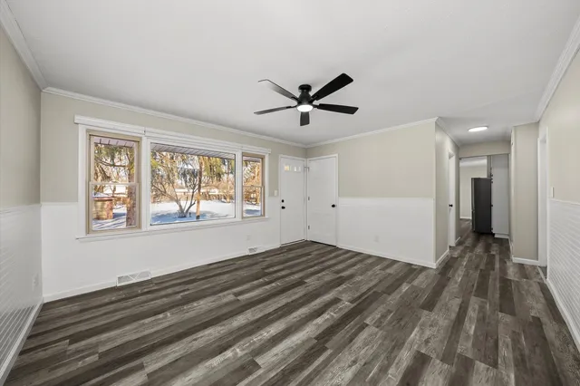 $385,000 | 225 East Francis Road, New Lenox, IL 60451