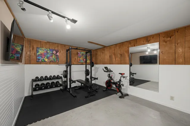 $385,000 | 225 East Francis Road, New Lenox, IL 60451