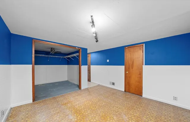 $385,000 | 225 East Francis Road, New Lenox, IL 60451