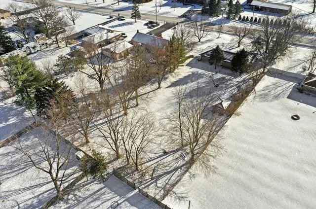$385,000 | 225 East Francis Road, New Lenox, IL 60451