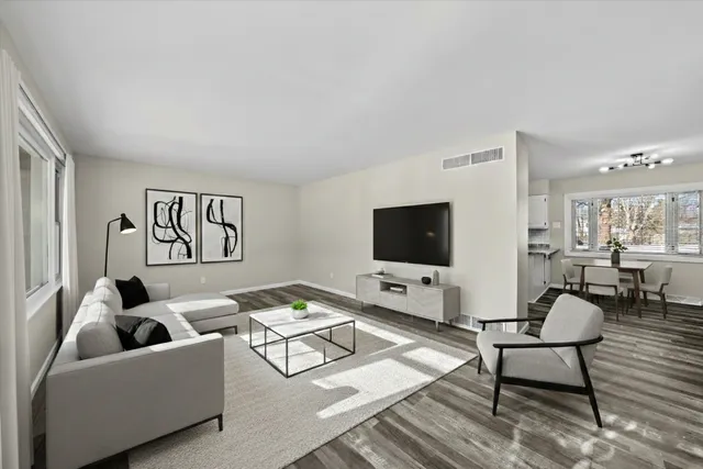 $385,000 | 225 East Francis Road, New Lenox, IL 60451