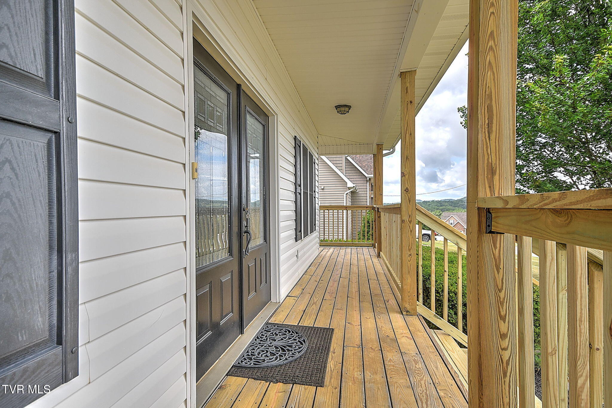 931 Walkers Bend Road Johnson City, TN 37615 - Photo 2 of 44 3-web-or-mls-931 Walkers Bend SS-4