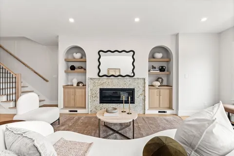 $1,950,000 | 18 R Starknaught Heights, Unit A, Gloucester, MA 01930