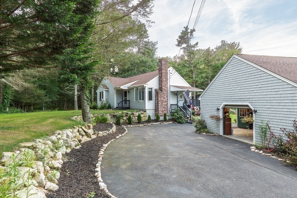 1009 Walnut Plain Road Rochester, MA 02770 - Photo 1 of 42