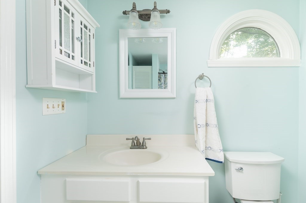 1009 Walnut Plain Road Rochester, MA 02770 - Photo 20 of 42