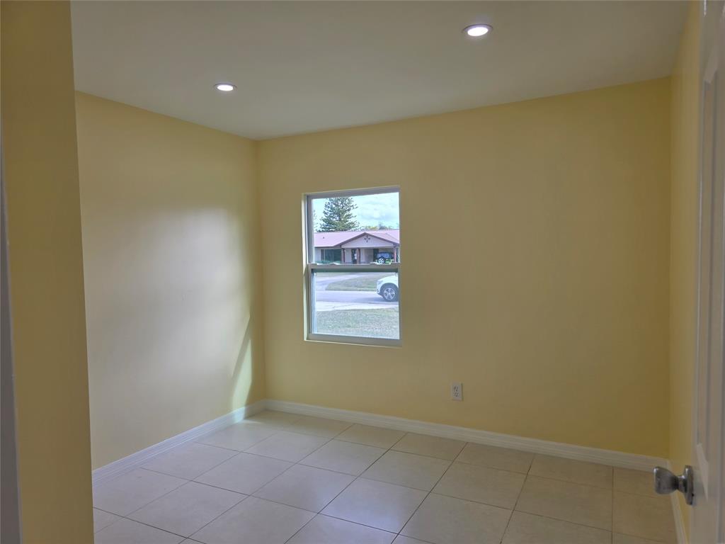 3633 Southeast 20th Terrace Okeechobee, FL 34974 - Photo 6 of 16