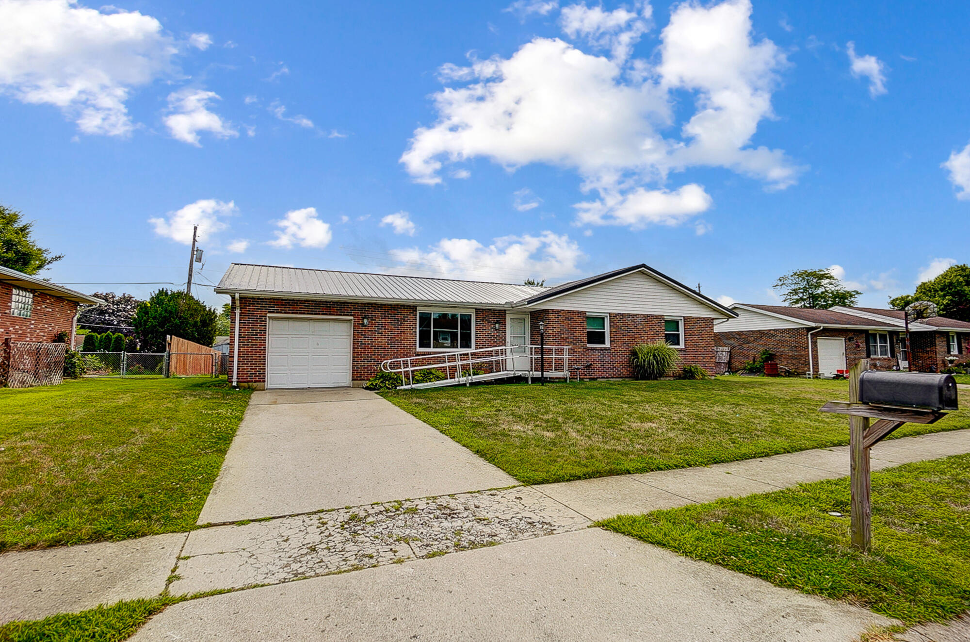 5420 Richmoor Road Springfield, OH 45503 - Photo 3 of 42