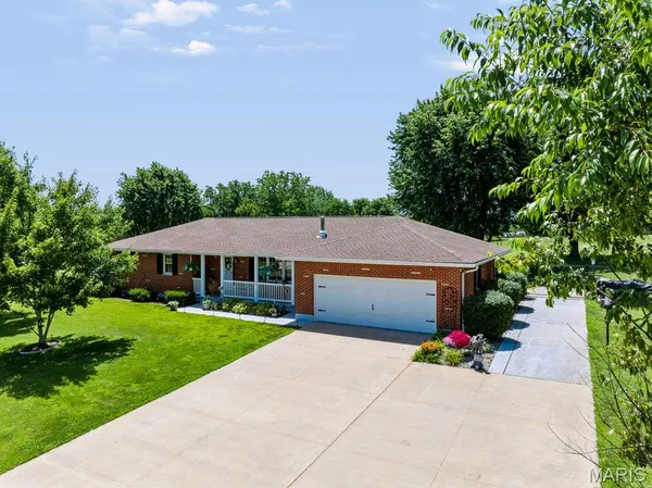 $369,900 | 11011 Highway 61, Ste. Genevieve, MO 63670