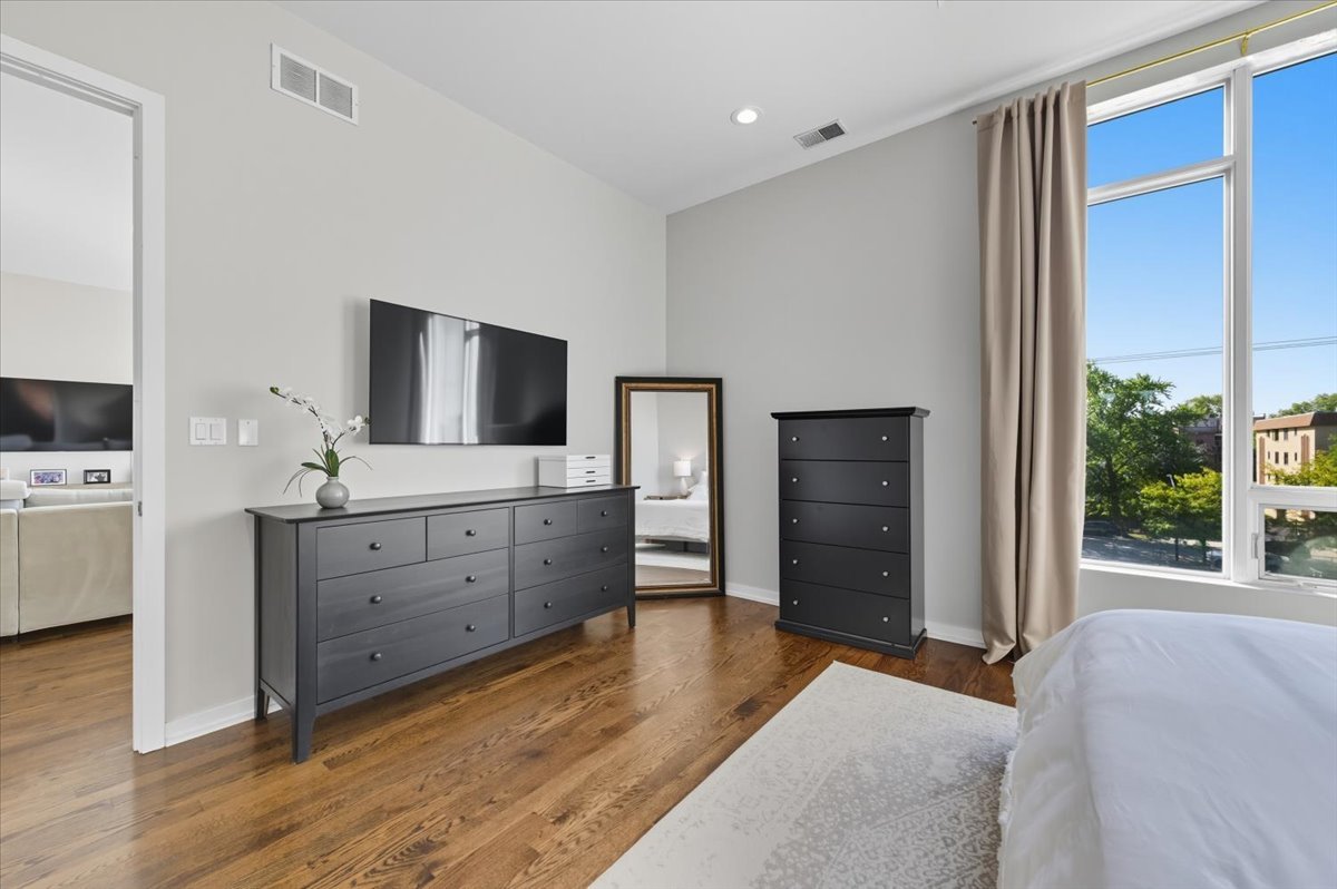 756 North Leavitt Street, Unit 3SW Chicago, IL 60612 - Photo 12 of 22