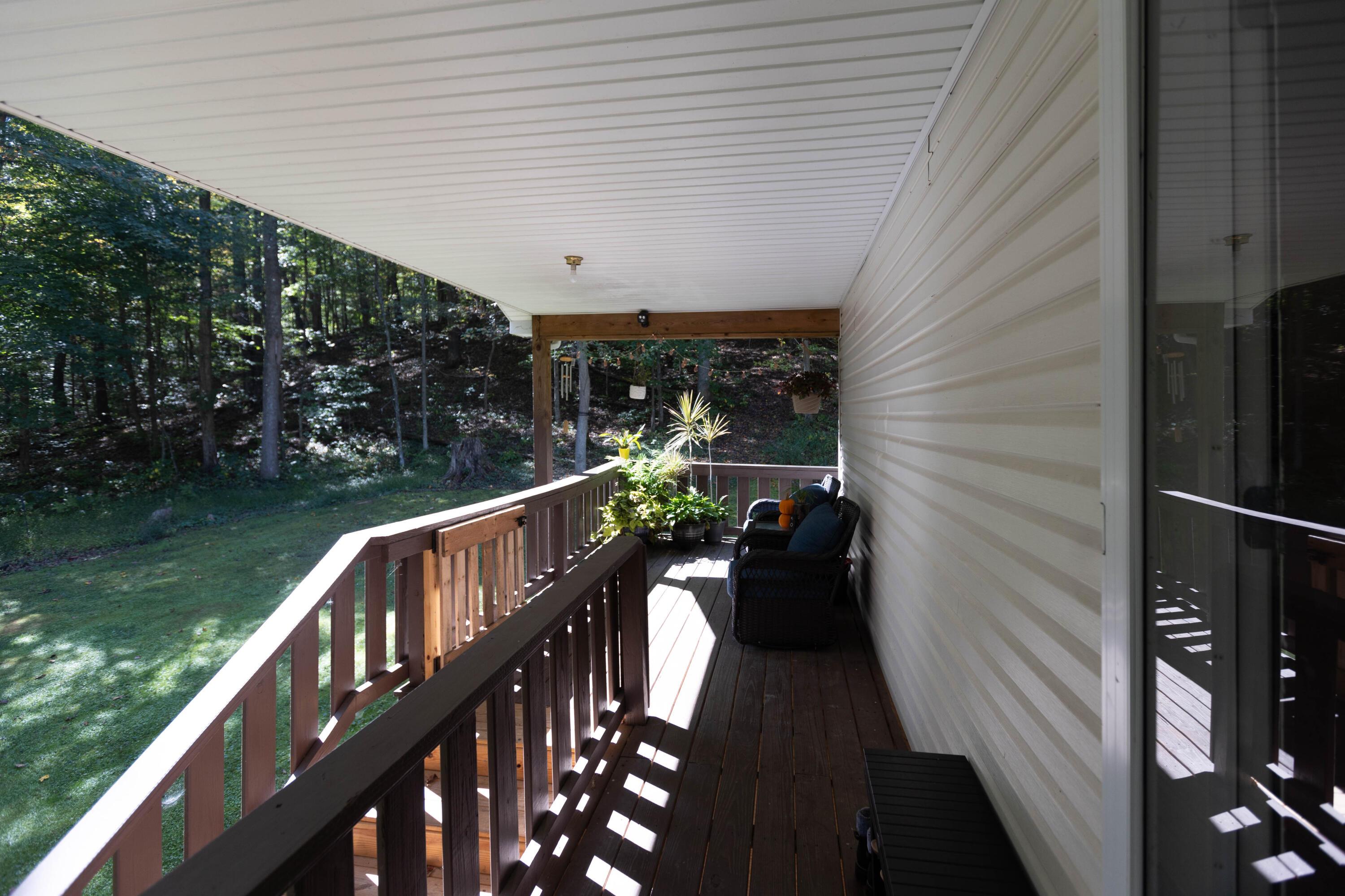 491 Limerick Road Jackson, OH 45640 - Photo 3 of 17 3. side porch_
