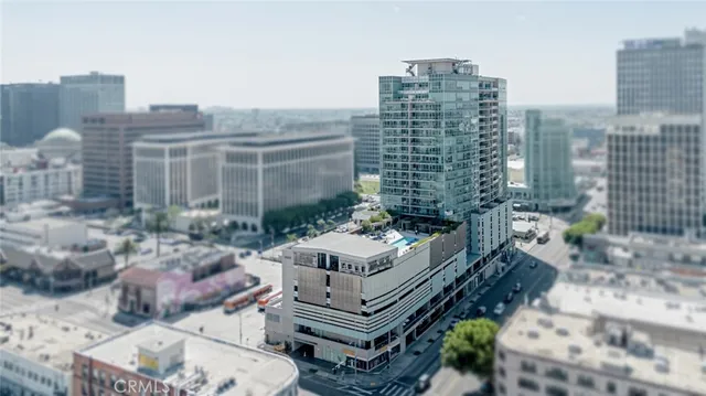 $5,200 | 3785 Wilshire Boulevard, Unit 1001, Los Angeles, CA 90010