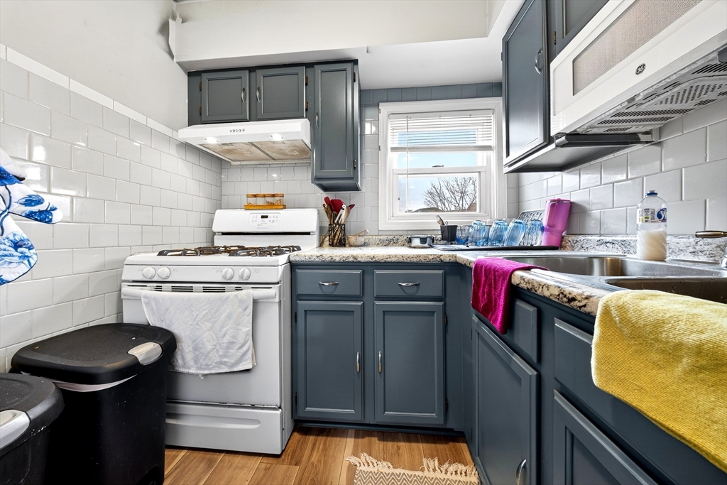 113 Dover Street Fall River, MA 02721 - Photo 9 of 31