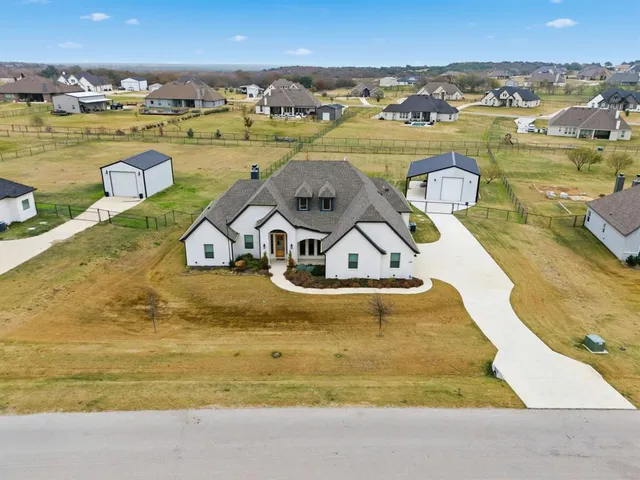 $585,000 | 120 Southern Court, Springtown, TX 76082
