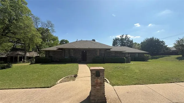 $2,550 | 410 Peacock Circle, Duncanville, TX 75137