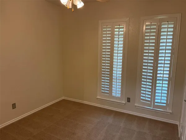 $2,550 | 410 Peacock Circle, Duncanville, TX 75137