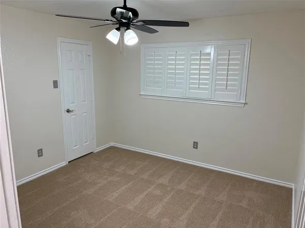 $2,550 | 410 Peacock Circle, Duncanville, TX 75137