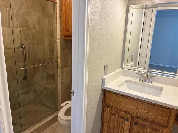 $2,550 | 410 Peacock Circle, Duncanville, TX 75137