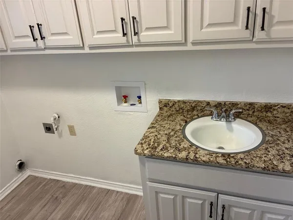 $2,550 | 410 Peacock Circle, Duncanville, TX 75137