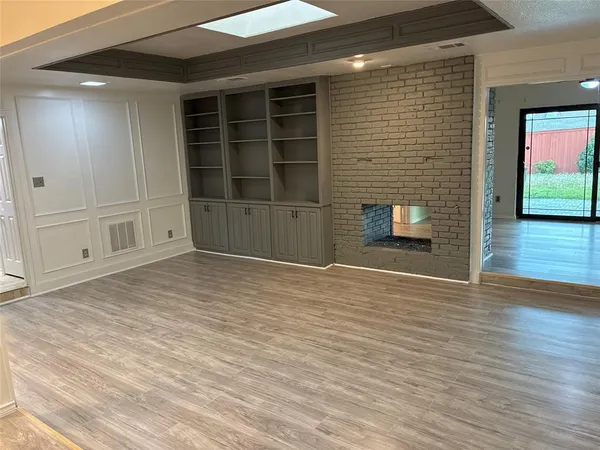 $2,550 | 410 Peacock Circle, Duncanville, TX 75137