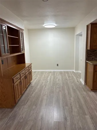 $2,550 | 410 Peacock Circle, Duncanville, TX 75137