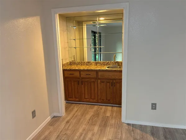 $2,550 | 410 Peacock Circle, Duncanville, TX 75137