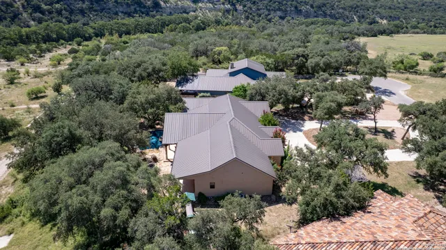 $1,600,000 | 216 Skipping Stone Lane, Concan, TX 78838